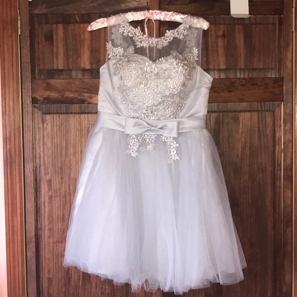 Silver special occasion dress | No brand 👗